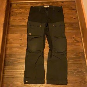 Fjallraven G-1000 32x34 black pants